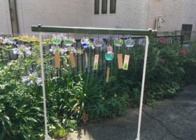 ◆風鈴2024.6
2024年の初イベント。私の家から車で30分のところに江戸時代から続いている篠原風鈴本舗さんがあるなんて!みんなで実際に作って楽しみました。今度は風鈴祭りをやる?!
